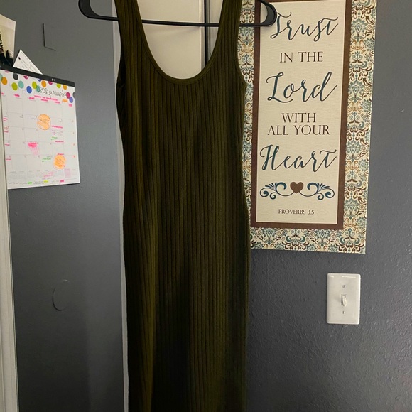 Dress - Picture 2 of 2